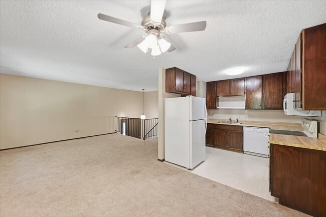 Building Photo - 419 Butler Ave E