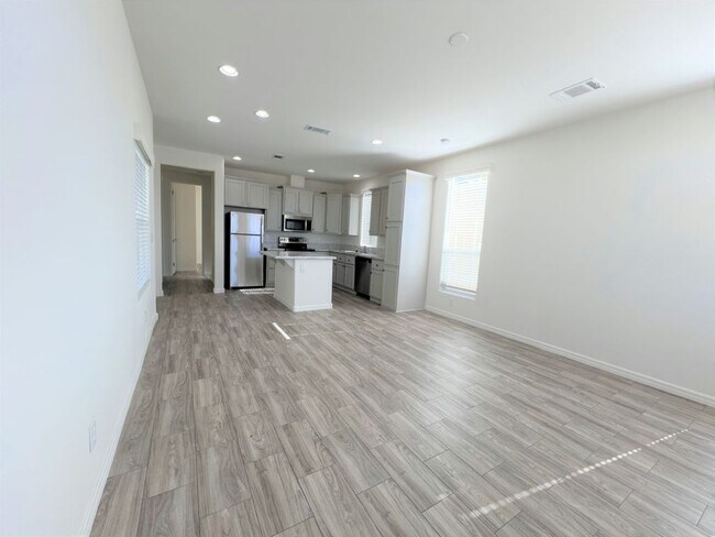 Building Photo - 2206 S Ellsworth Rd