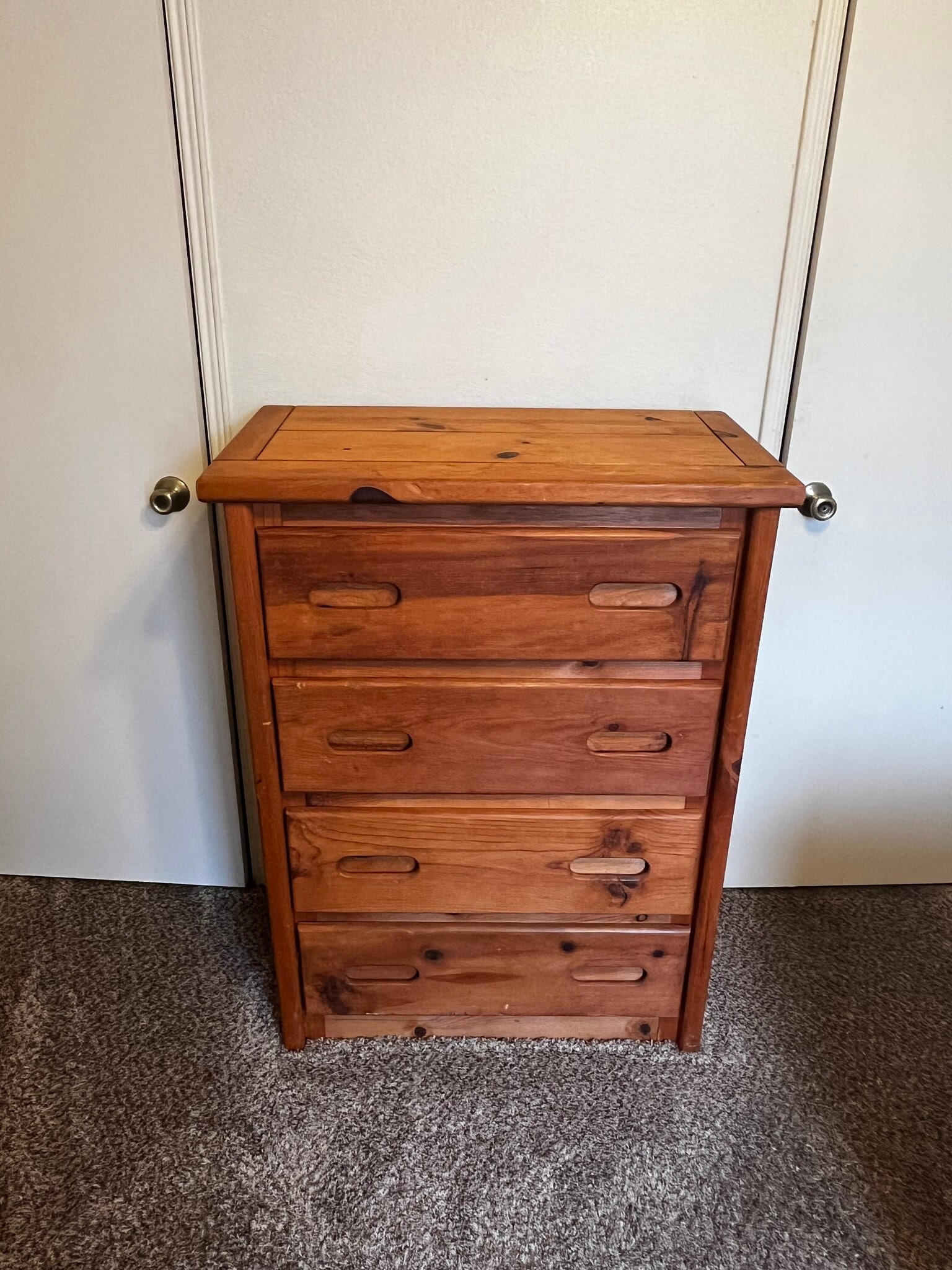Dresser - 521 Southwest Pky