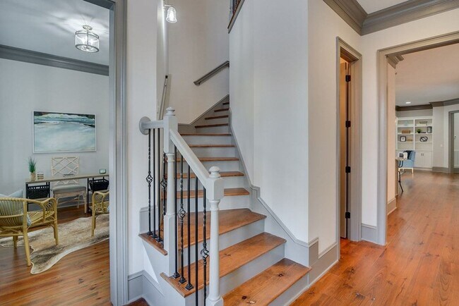 Building Photo - 3057 Leaning Oak Way