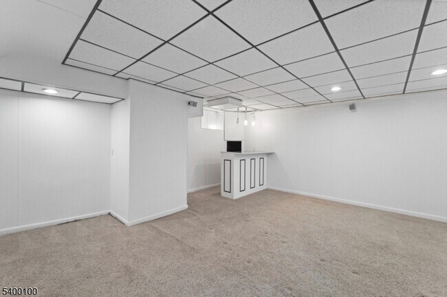 Building Photo - 13 Jill Ct