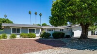 Building Photo - 1365 Bonair Rd