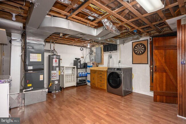 Building Photo - 427 Westham Way