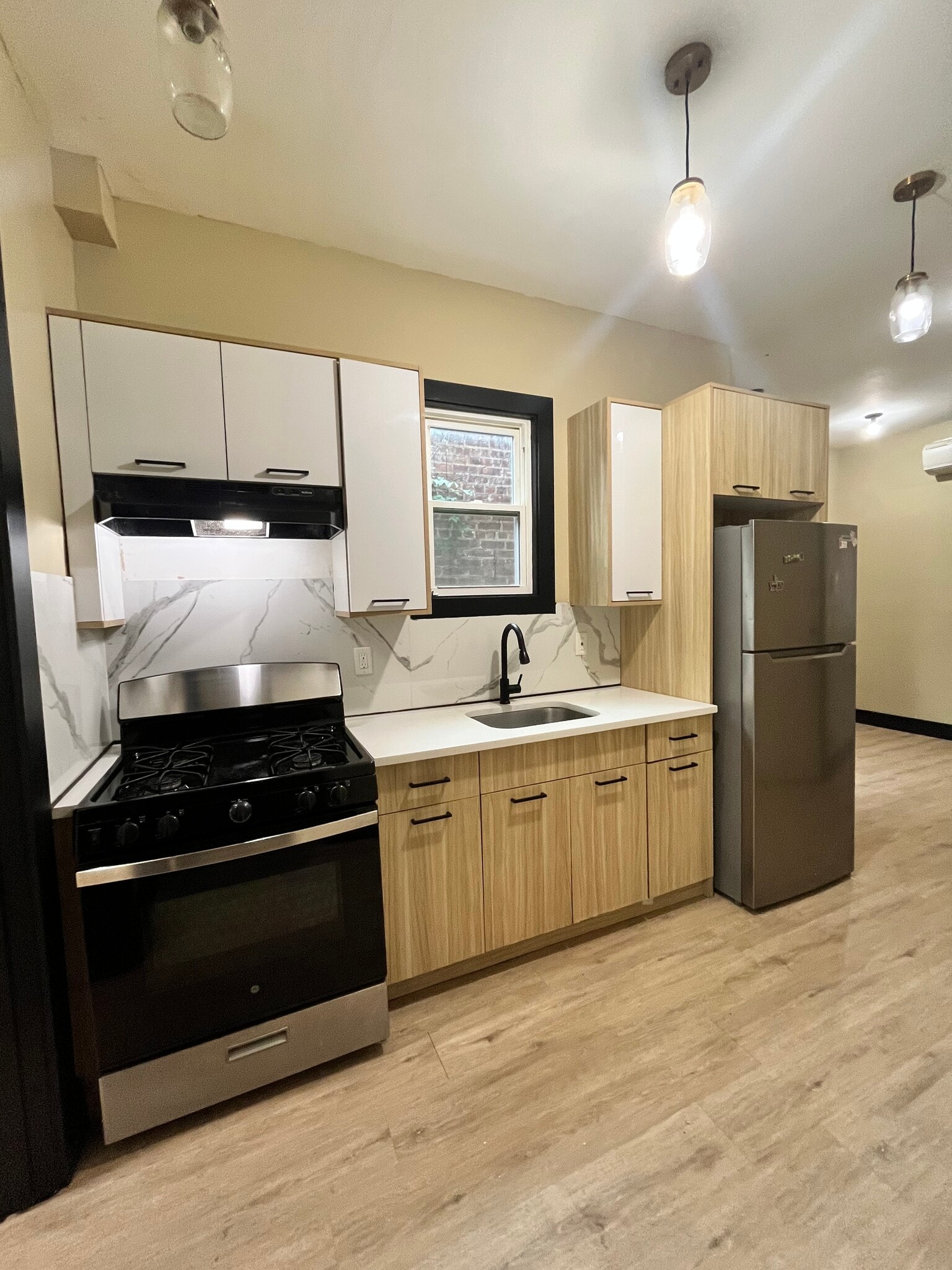 Unit 2 - 948 W Side Ave