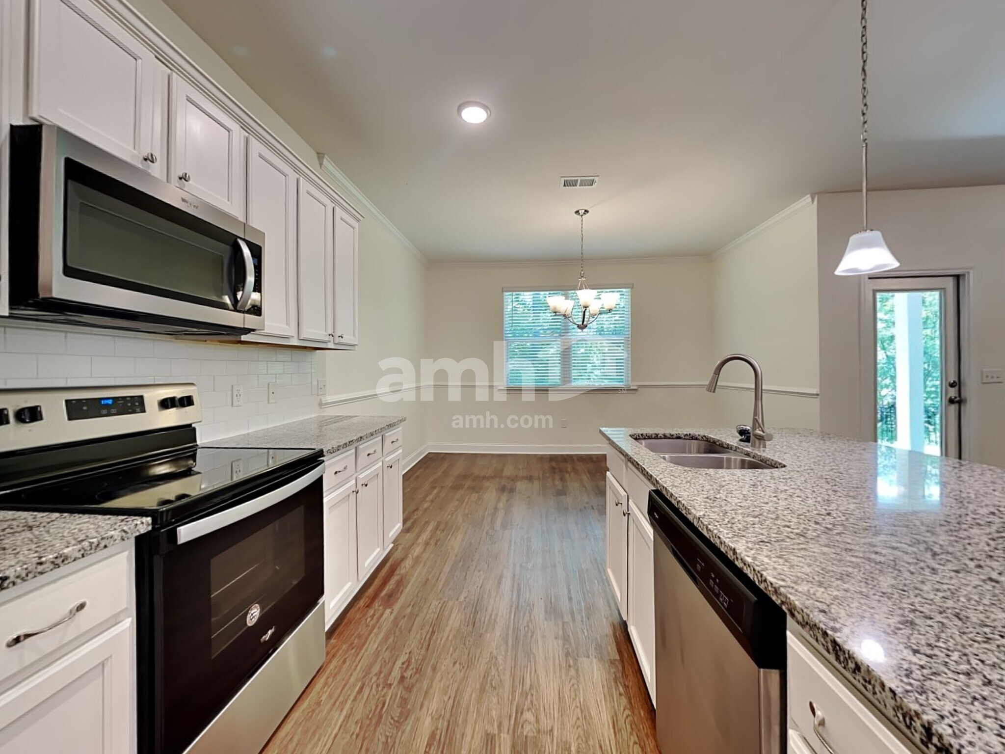 Building Photo - 230 Swan Dr