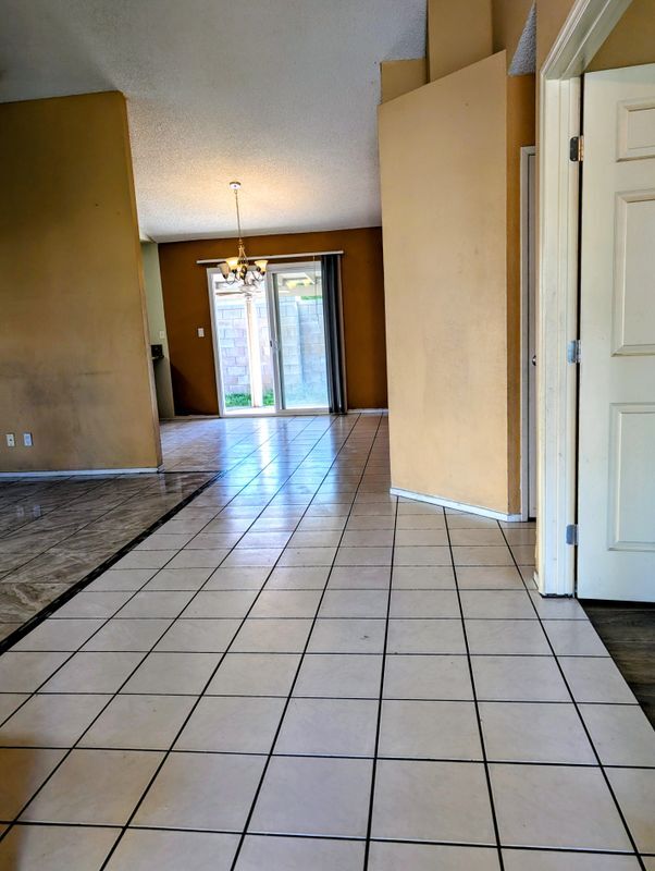 Building Photo - 2524 W Plaza Serena Dr