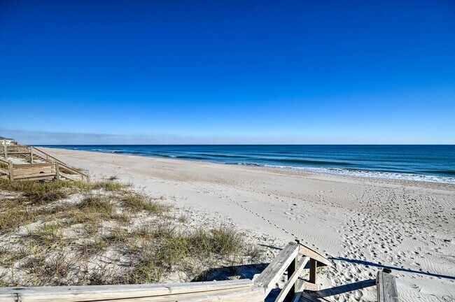 Building Photo - OFF-SEASON FURNISHED MONTHLY RENTAL STARTI...