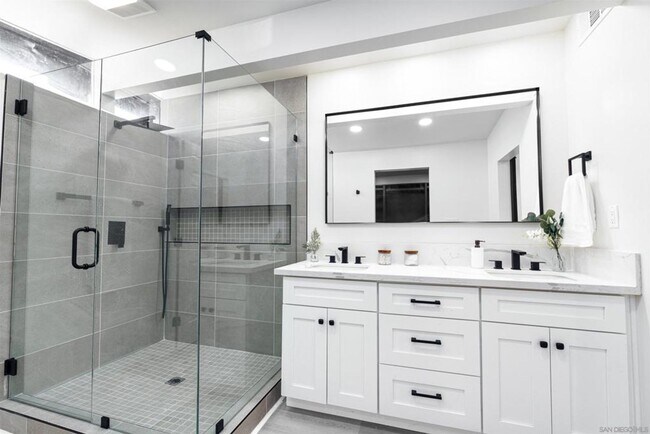 Building Photo - Charming Remodeled Home in Clairemont!