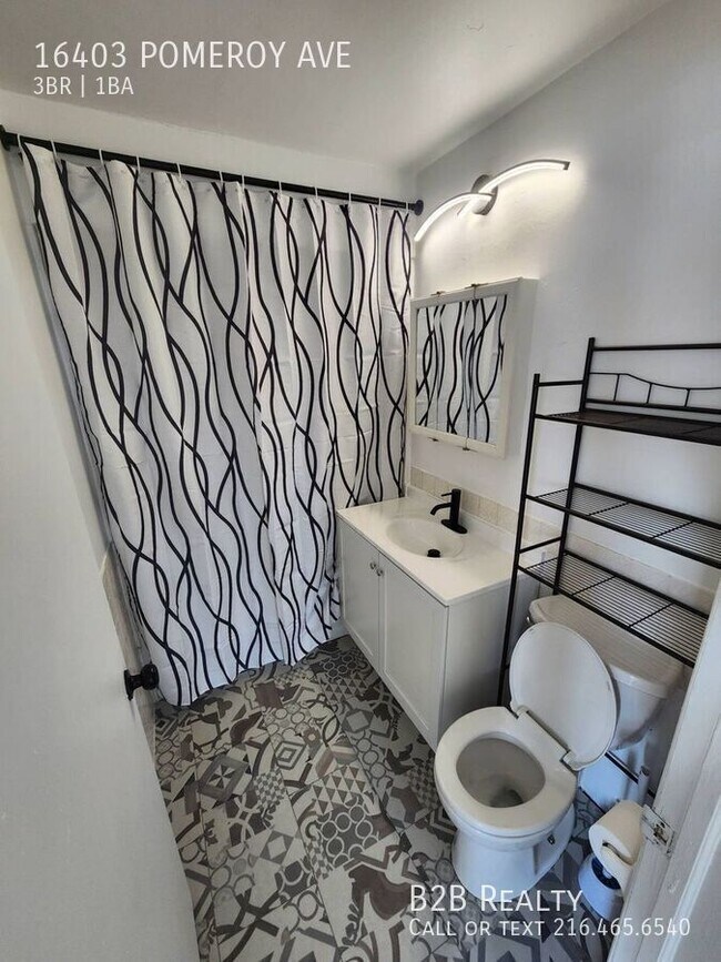 Building Photo - 16403 Pomeroy Ave