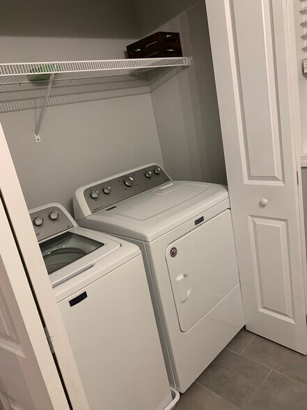 Building Photo - 17 1st St