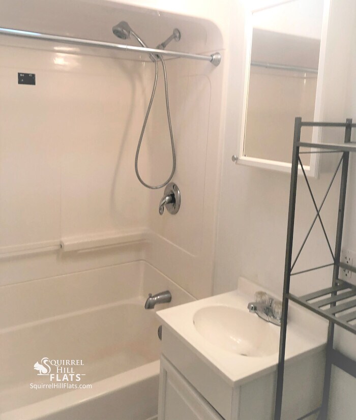 Building Photo - 5712 Phillips Ave