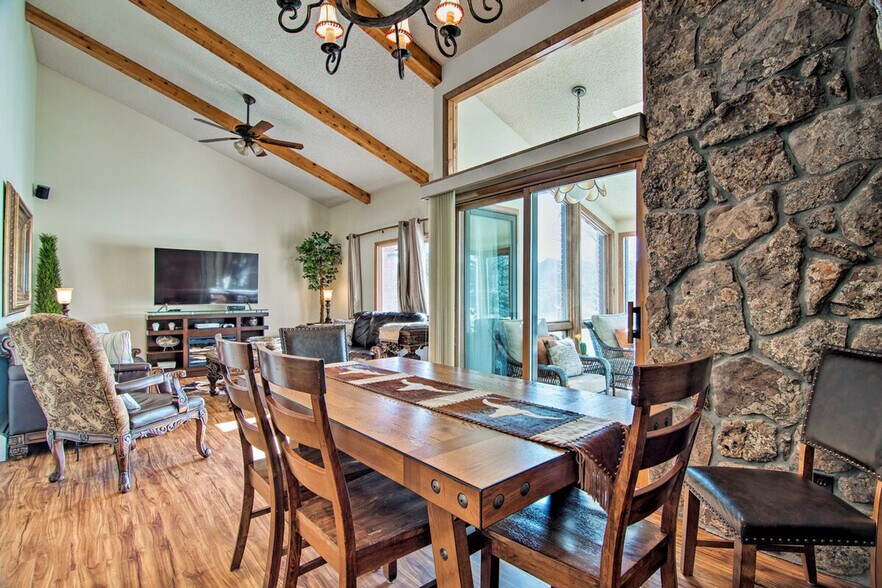 Building Photo - 1740 High Pine Dr