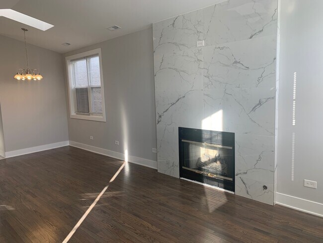 Building Photo - 3328 W Le Moyne St