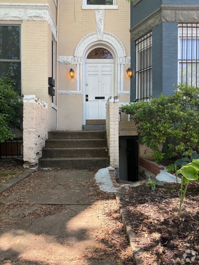 Building Photo - 1738 U St NW