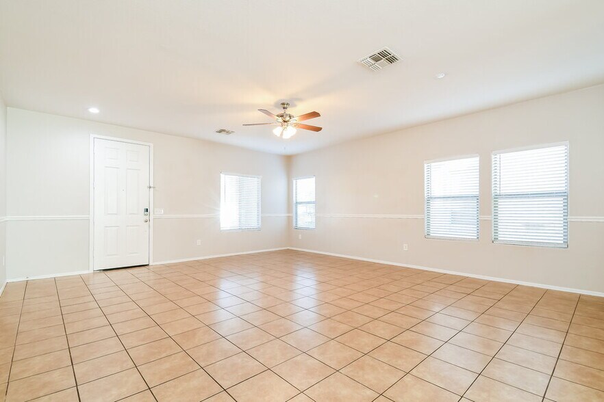 Building Photo - 21123 E Tierra Grande Dr