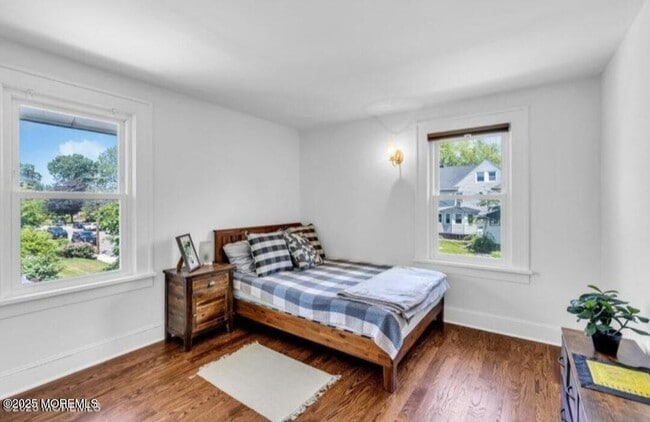 Building Photo - 208 E Bergen Pl