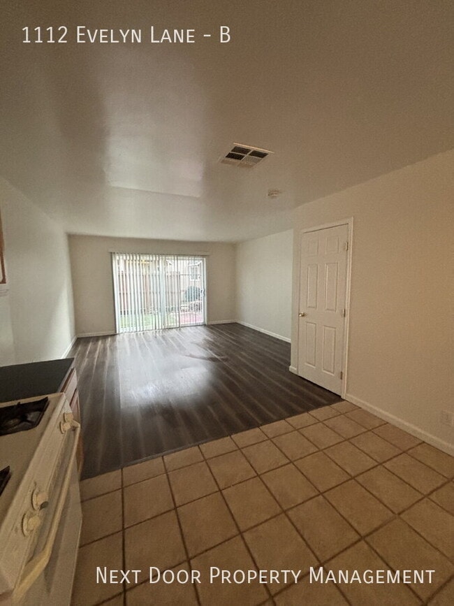 Building Photo - 1112 Evelyn Ln