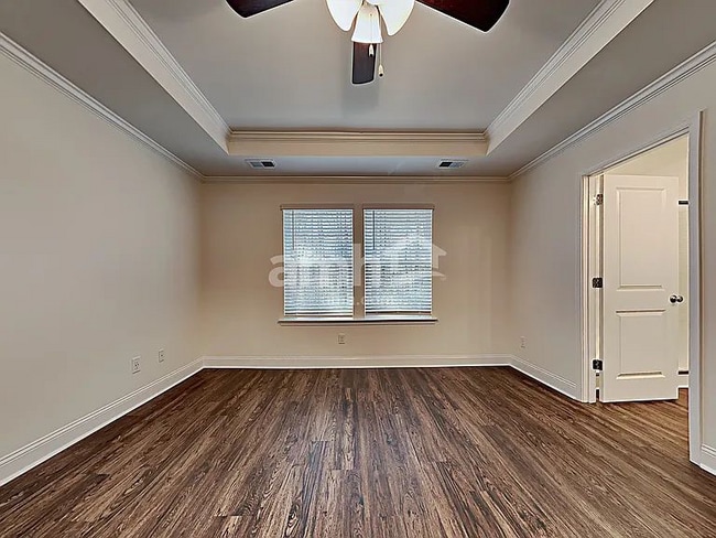 Building Photo - 311 W Cartess