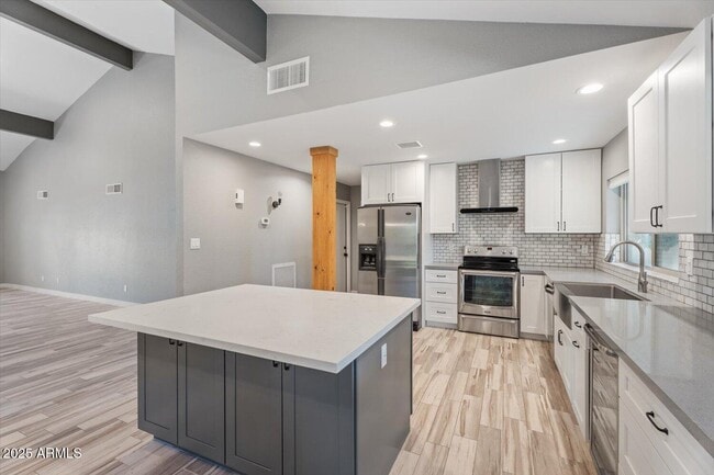 Building Photo - 8635 Via De Ln