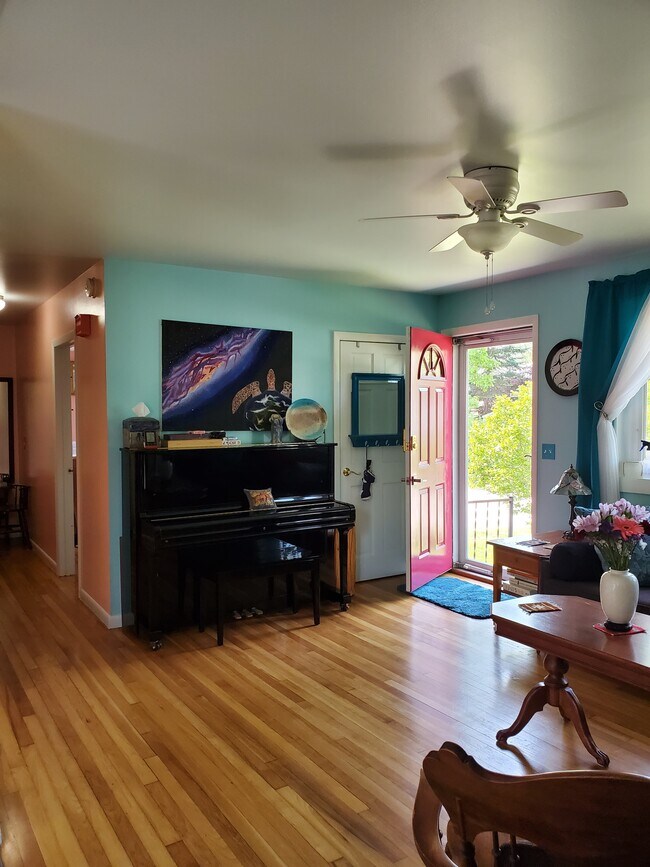 Building Photo - 2 Thornapple Rd