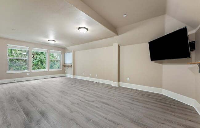 Building Photo - Spacious 5-Bedroom Retreat with Private Gr...