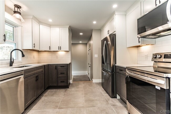 Building Photo - 87 Brown St