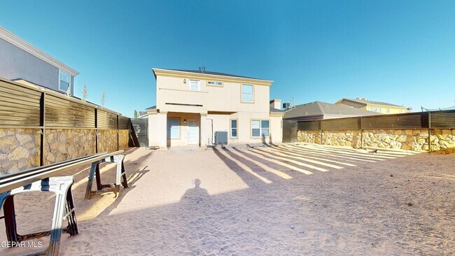 Building Photo - 10803 Elise St