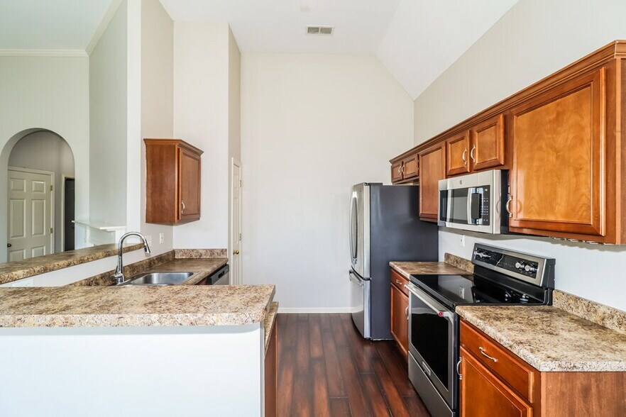 Building Photo - 8167 White Wing Cove W