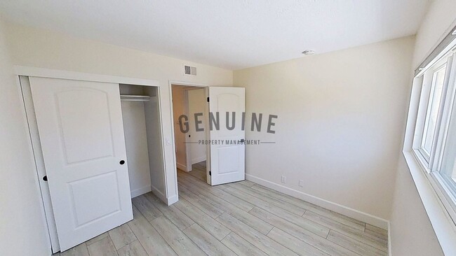 Building Photo - Beautiful 3Bd 2.5Ba Costa Mesa Townhome