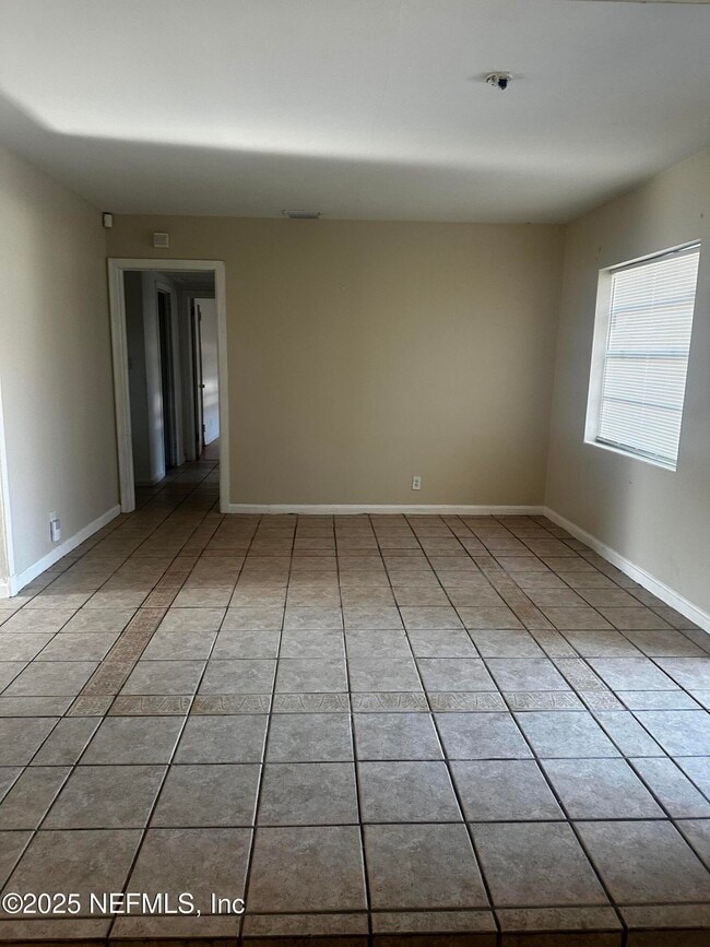 Building Photo - 5174 Admiral Dr