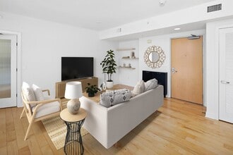 Building Photo - Modern West-Facing Condo with Spectacular Views and Prime Location in Hillcrest, San Diego