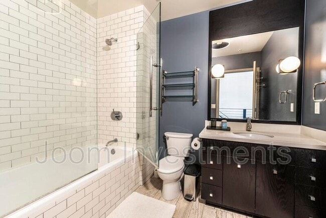 Building Photo - 527 Molino St