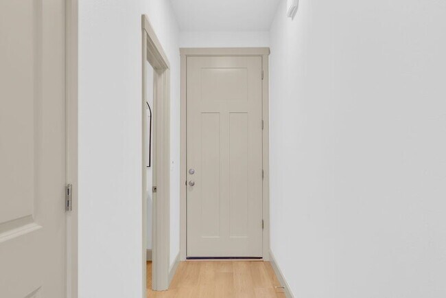 Building Photo - 2115 NW 17th Pl