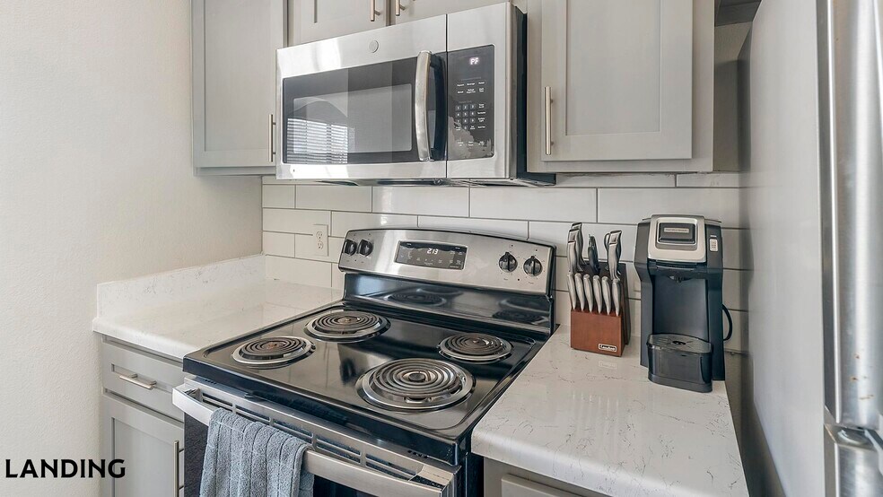 Building Photo - 2500 Woodland Park Dr