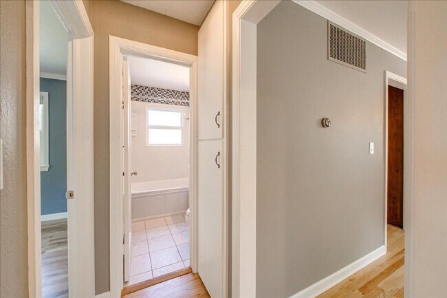 Building Photo - Adorable Corner Lot Home in North End