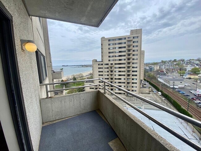 Building Photo - 376 Ocean Ave