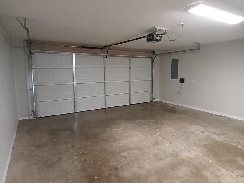 Building Photo - 162 Romie Dr