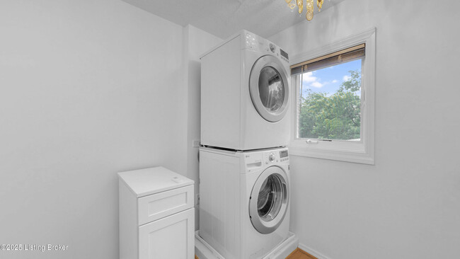 Building Photo - 8116 Montero Dr