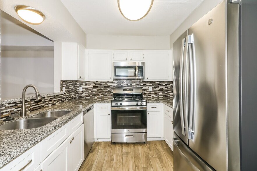 Building Photo - 4167 Amir St