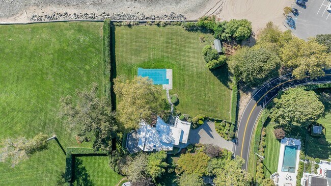 Building Photo - 155 Pear Tree Point Rd