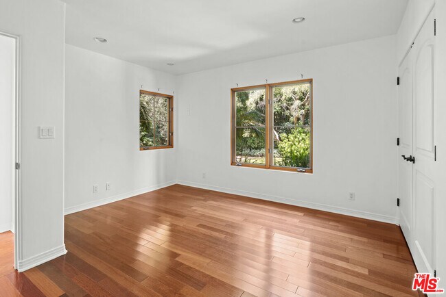Building Photo - 16820 Sunset Blvd