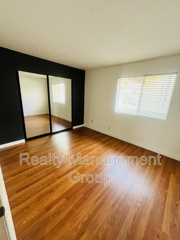 Building Photo - 1477 Saddle Way