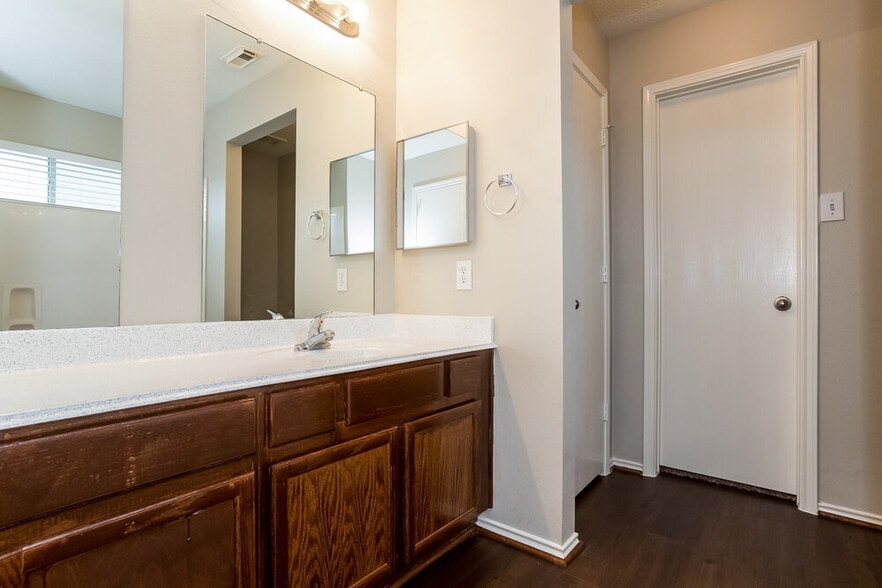 Building Photo - 21831 Westfield Ridge Dr