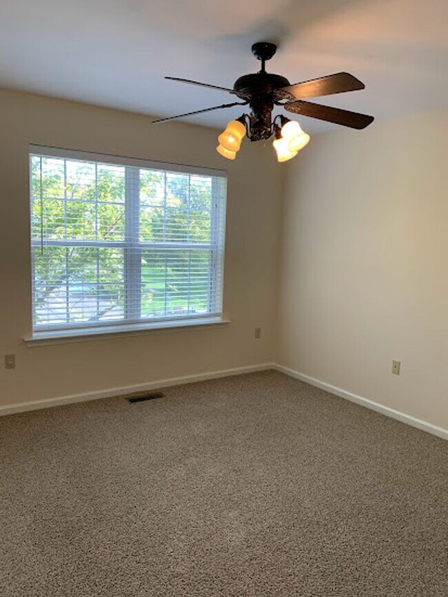 Building Photo - New Macungie Rental Listing