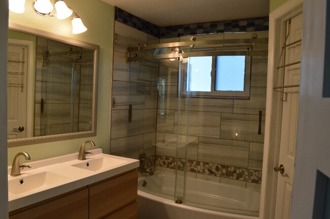 Building Photo - 11332 Benton Ct