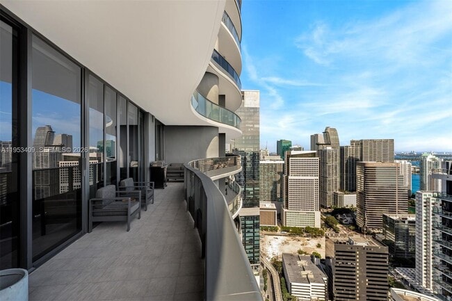 Building Photo - 1000 Brickell Plaza