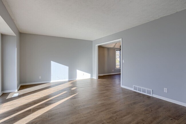 Building Photo - Spacious 5 Bed Fountain Hills Gem!!