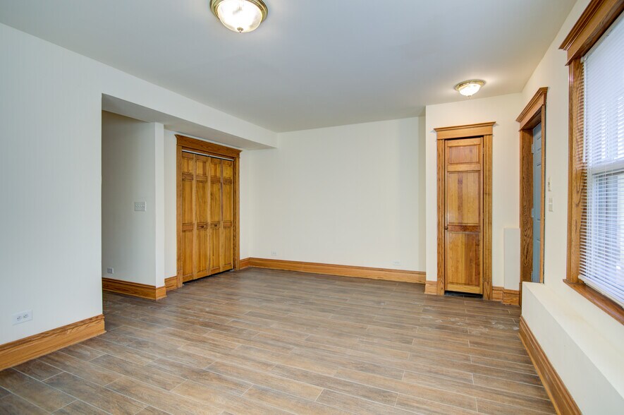 Building Photo - 1817 N Clybourn Ave