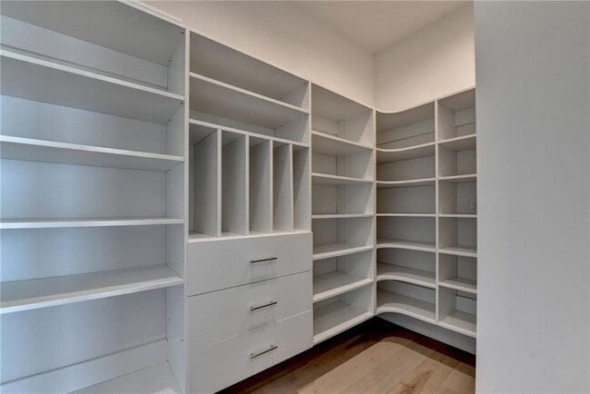 Building Photo - 435 Mayfair Ct