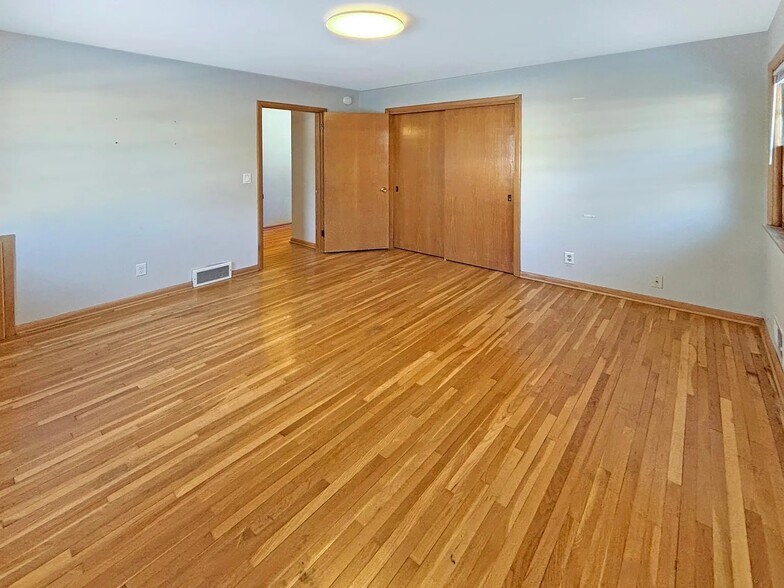 Building Photo - 5711 Xerxes Ave S